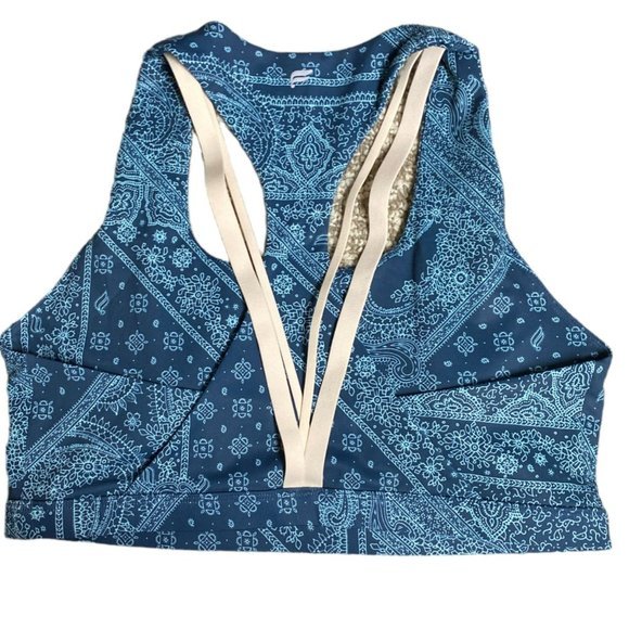 Fabletics Boost Medium Impact Sports Bra - Picture 7 of 10